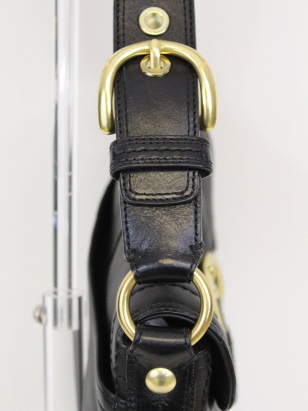 Coach Soho Black Leather Flap Shoulder Bag Gold Hardware 2010 Y2K Classic - Picture 9 of 14